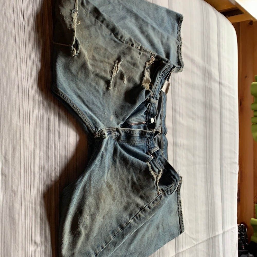 Vintage Levi’s worn and holes size 36/34